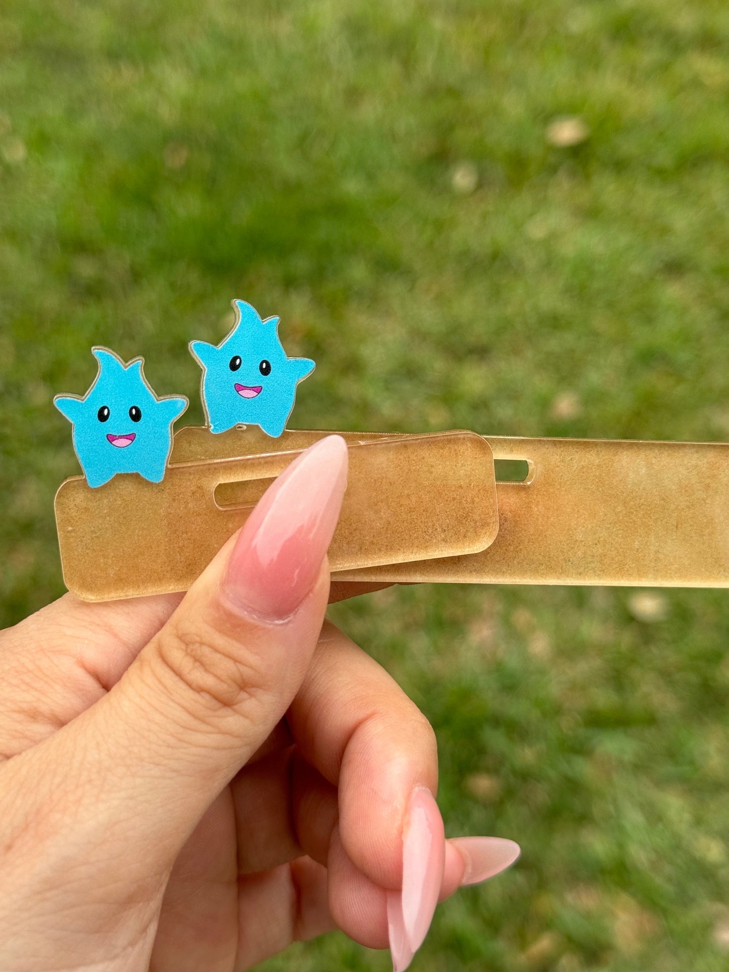 Blue luma Badge topper