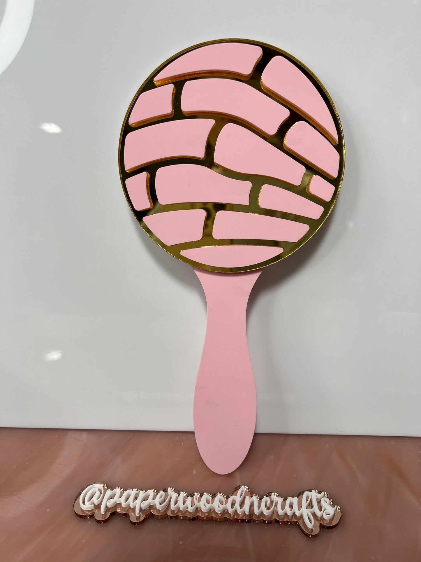 Concha mirror , pink accessories, hand mirror